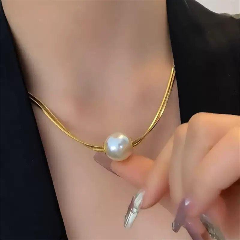 Elegant Pearl Pendant Necklace – Gold Chain